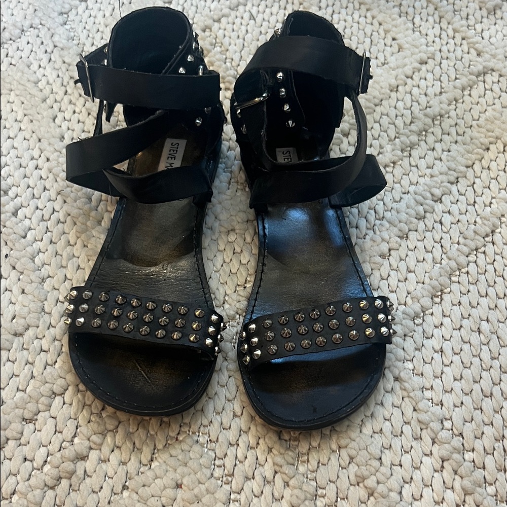 Steve Madden SZ 10 Gladiator Black Sandals with Silver Studs